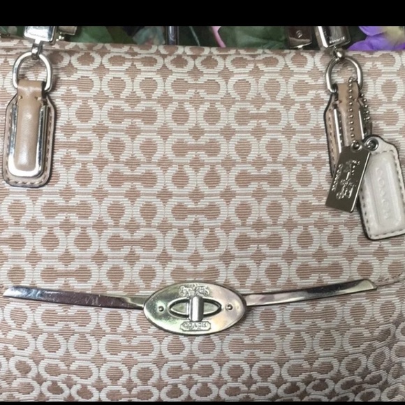 Coach - Picture 6 of 9